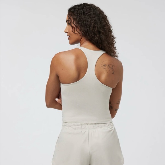 Vuori Halo Performance Crop 2.0 - Picture 5 of 6